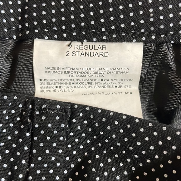 Old Navy Capri Black & White Polka Dot Pants. Size 2. - Picture 5 of 5